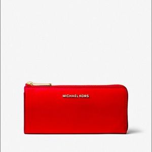 Michael Kors Jet Set Travel Large Saffiano Leather Quarter-Zip Wallet